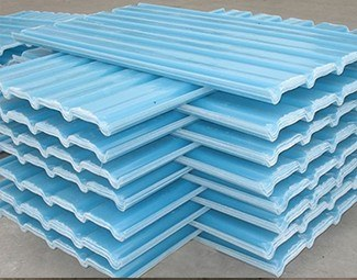 What kind of skylights should be selected for the FRP panels used in the greenhouse?